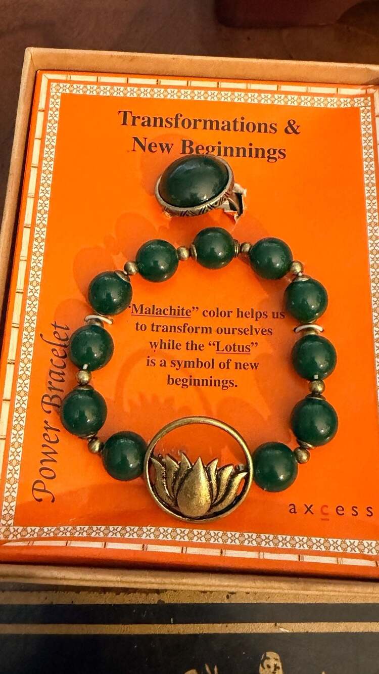 axcess by Liz Claiborne Power Sets Lotus Flower & Green Malachite Style Bead Bra
